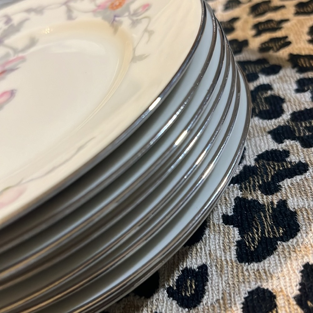 Warwick Bread & Butter plates (8)